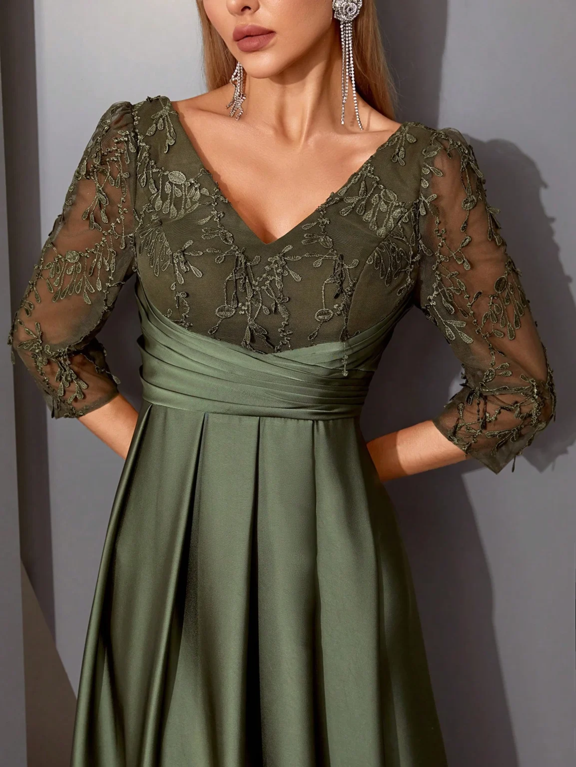 vestido-de-festa-bordado-manga-longa-ilheus-4_3060x4076