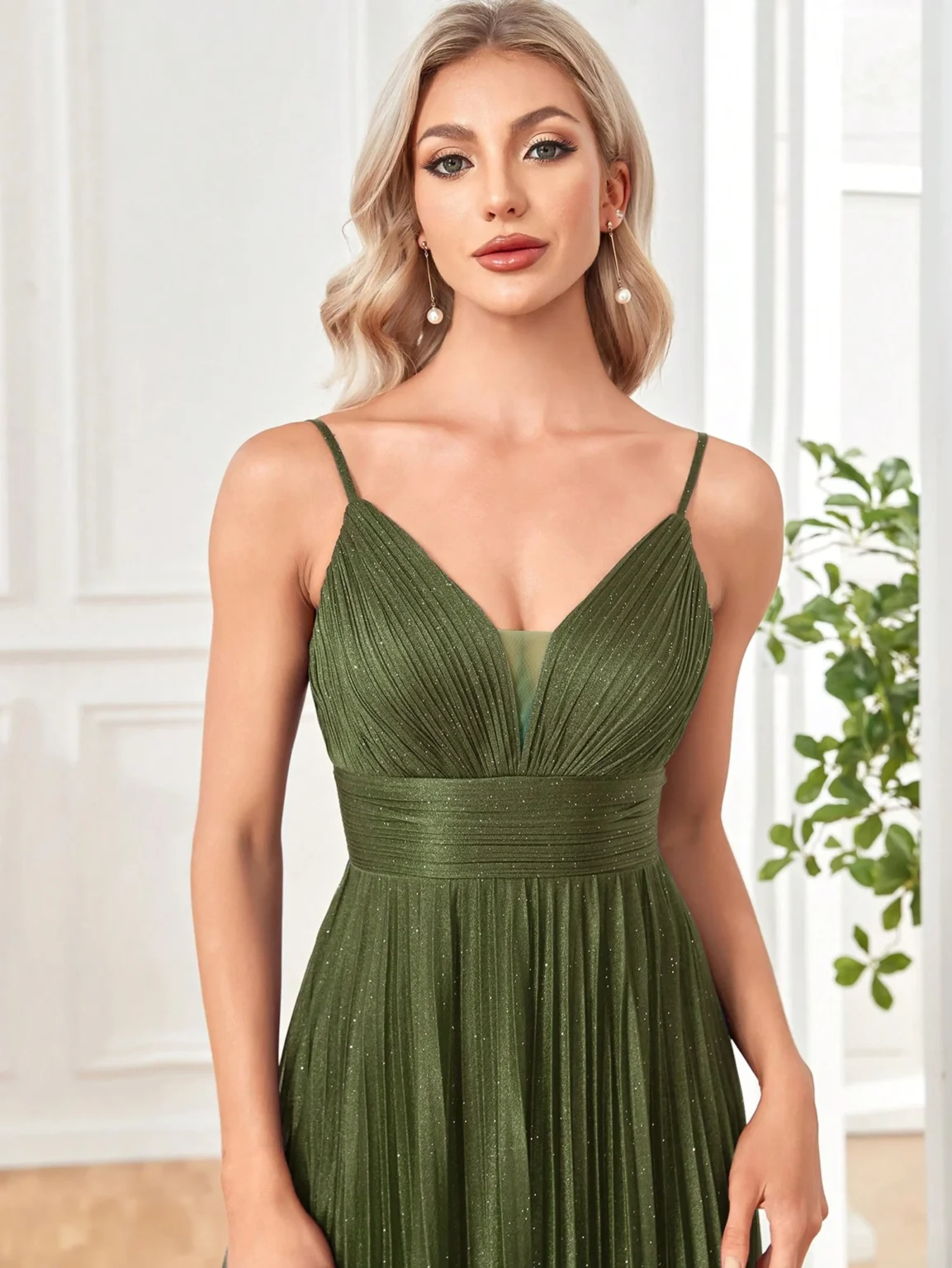 vestido-longo-de-festa-plissado-com-brilho-emille-35_3060x4076